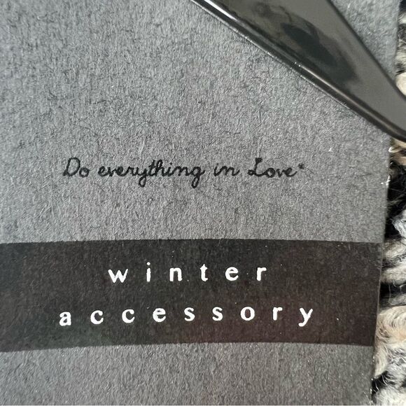 Do Everything In Love Beanie w/Pom Black & Neutrals, so soft! NWT🏷 - Picture 3 of 12